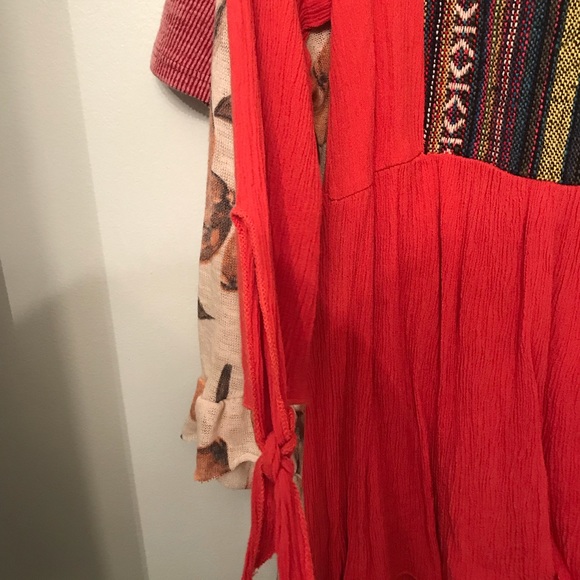 Fun, patterned top - Picture 2 of 2